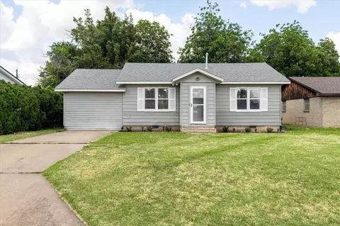 6211 NW Cherry Ave, Lawton, OK 73505
