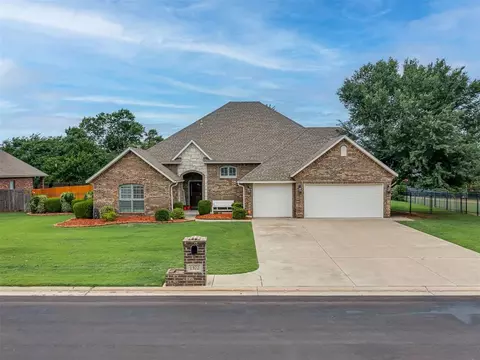 1372 Skyline Blvd, Edmond, OK 73025