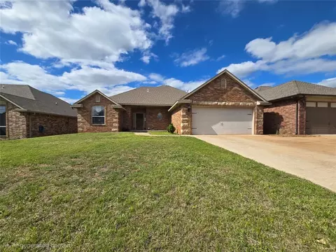 4709 Grand Ave, Noble, OK 73068