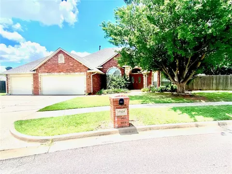 17125 Platinum Ln, Edmond, OK 73012