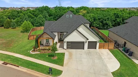 14516 N Chambord Dr, Yukon, OK 73099