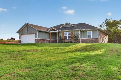 385 Cumberland Dr, Guthrie, OK 73044