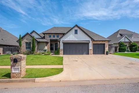 13317 NW 7th Ct, Yukon, OK 73099