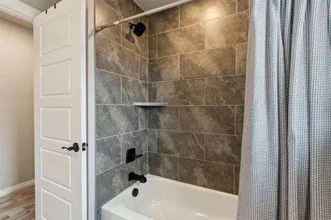 Bath - 8809 Stark St, Arcadia, OK 73007 photo 5 of 6