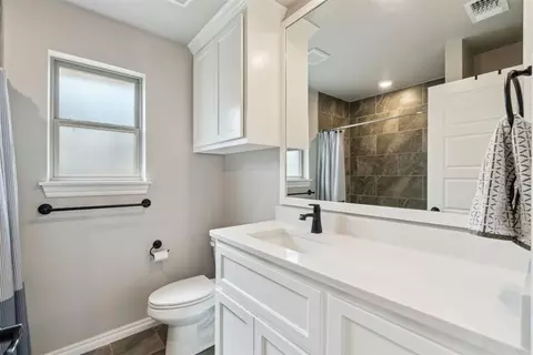 Bath - 8809 Stark St, Arcadia, OK 73007 photo 4 of 6