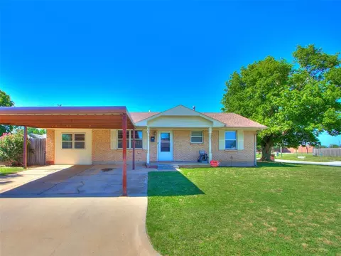 901 NW 1st St, Moore, OK 73160