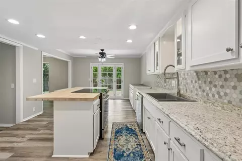 Kitchen - 13100 Red Eagle Pass, Edmond, OK 73013 photo 5 of 5