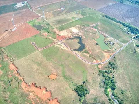 978 Hadley Ln, Tuttle, OK 73089 photo 2