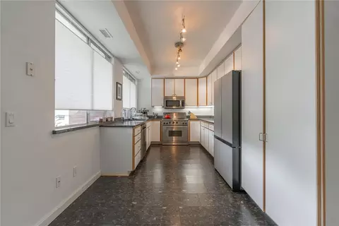 Kitchen - 2015 Summit Cir, Norman, OK 73072 photo 1 of 4