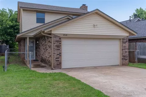 2310 Cedar Brook Dr, Moore, OK 73160