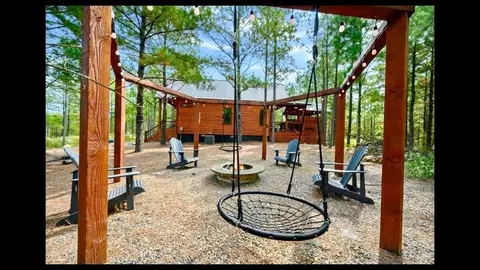 Exterior - 211 Boulder Ave, Broken Bow, OK 74728 photo 9 of 10