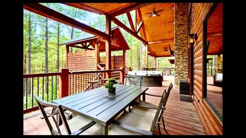 Exterior - 211 Boulder Ave, Broken Bow, OK 74728 photo 5 of 10
