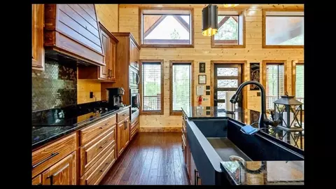 Kitchen - 211 Boulder Ave, Broken Bow, OK 74728 photo 2 of 2