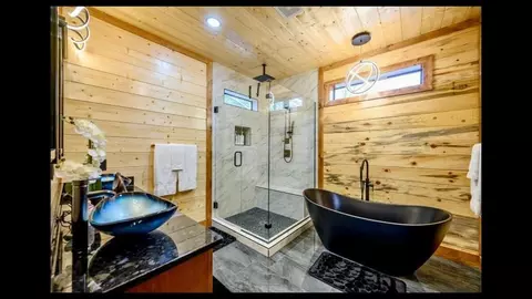 Bath - 211 Boulder Ave, Broken Bow, OK 74728 photo 6 of 7