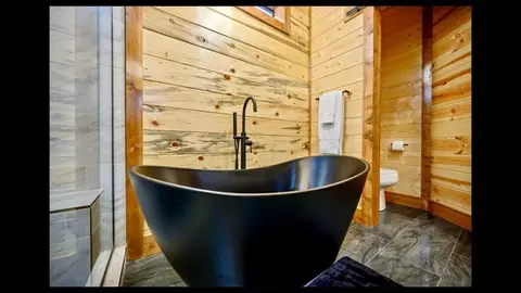 Bath - 211 Boulder Ave, Broken Bow, OK 74728 photo 7 of 7
