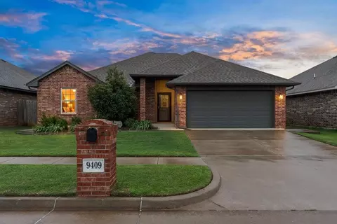 9409 NW 87th Pl, Yukon, OK 73099