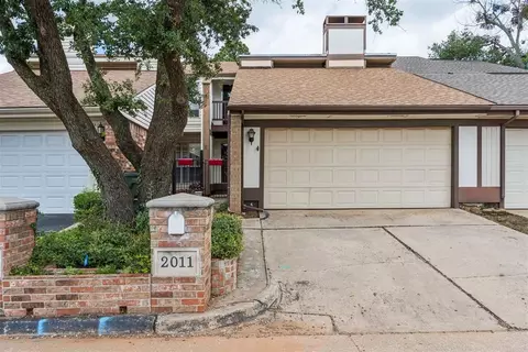 2011 Three Stars Rd, Edmond, OK 73034