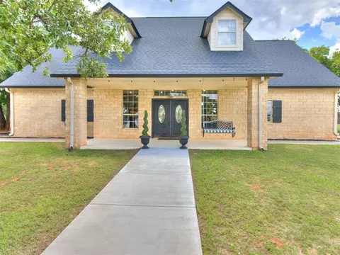 2358 W Lake Way Dr, Blanchard, OK 73010