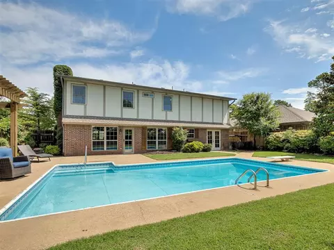 Exterior - 3912 Cedarbrook Dr, Norman, OK 73072 photo 9 of 13