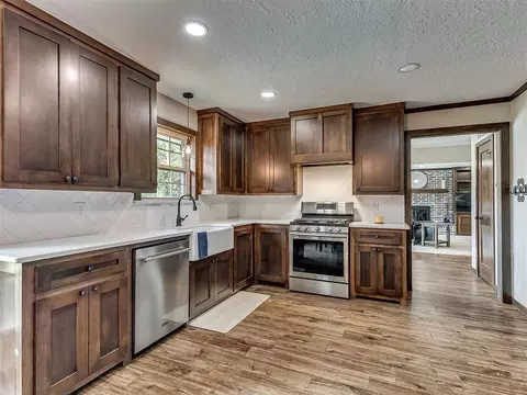 Kitchen - 3912 Cedarbrook Dr, Norman, OK 73072 photo 3 of 5