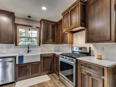 Kitchen - 3912 Cedarbrook Dr, Norman, OK 73072 photo 2 of 5