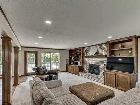 Living - 3912 Cedarbrook Dr, Norman, OK 73072 photo 4 of 5