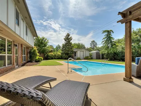 Exterior - 3912 Cedarbrook Dr, Norman, OK 73072 photo 6 of 13