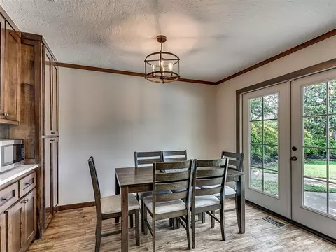 Dining - 3912 Cedarbrook Dr, Norman, OK 73072 photo 3 of 3