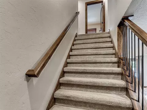Entry Way - 3912 Cedarbrook Dr, Norman, OK 73072 photo 4 of 5