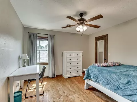 Bedroom - 3912 Cedarbrook Dr, Norman, OK 73072 photo 5 of 6