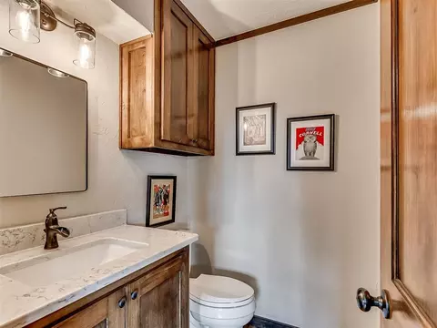 Bath - 3912 Cedarbrook Dr, Norman, OK 73072 photo 4 of 4
