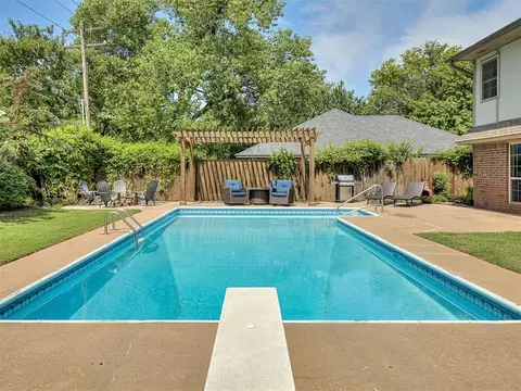 Exterior - 3912 Cedarbrook Dr, Norman, OK 73072 photo 8 of 13