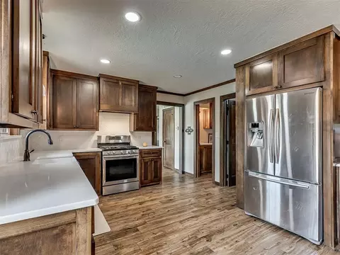 Kitchen - 3912 Cedarbrook Dr, Norman, OK 73072 photo 4 of 5
