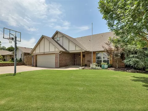 Exterior - 3912 Cedarbrook Dr, Norman, OK 73072 photo 3 of 13