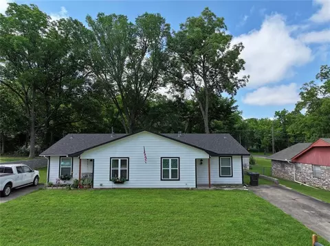 Exterior - 803 E Florida St, Durant, OK 74701 photo 3 of 3