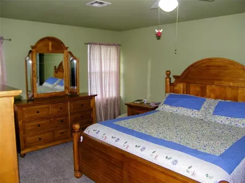 Bedroom - 405362 E 1235 Rd, Eufaula, OK 74432 photo 3 of 5