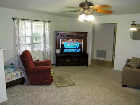 Living - 405362 E 1235 Rd, Eufaula, OK 74432 photo 4 of 4