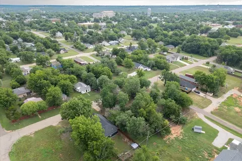 View/Area - 609 E Grant Ave, Guthrie, OK 73044 photo 1 of 2