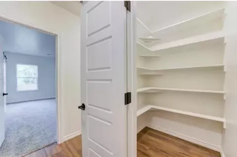 Entry Way - 609 E Grant Ave, Guthrie, OK 73044 photo 1 of 2