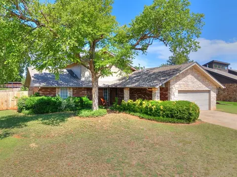 7104 N Lakeway Dr, Oklahoma City, OK 73132