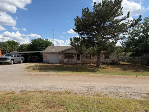 630 Town East 1st St, Carnegie, OK 73015
