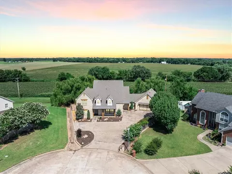 611 Pool Ct, Shawnee, OK 74801