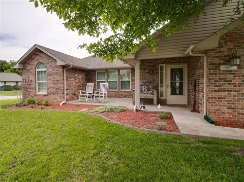 401 S 10th Ave, Stroud, OK 74079