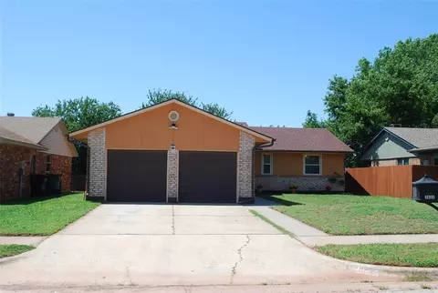3805 Oak Valley Rd, Oklahoma City, OK 73135