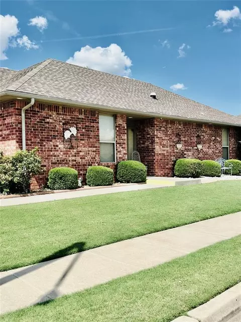 9112 Pecos Dr, Oklahoma City, OK 73139