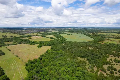 8747 E Prairie Grove Rd, Guthrie, OK 73044