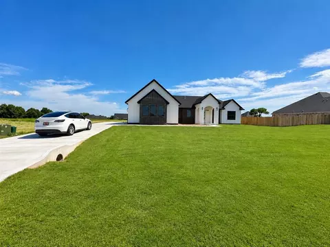 2447 Wolf Creek Bnd, Blanchard, OK 73010