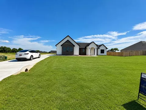 2447 Wolf Creek Bnd, Blanchard, OK 73010
