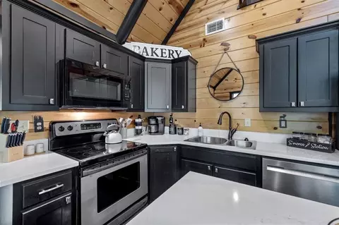 Kitchen - 169 Driftcast Rd, Broken Bow, OK 74728 photo 3 of 5