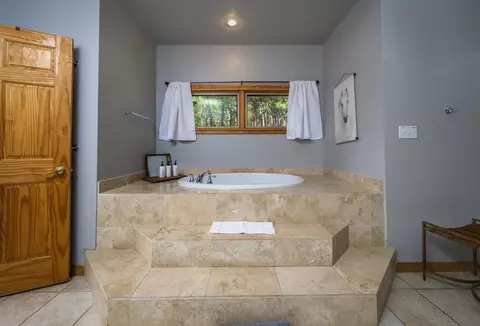 Bath - 255 Trebble Hook Rd, Broken Bow, OK 74728 photo 4 of 5